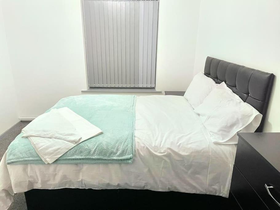 Lovely 3 Bed Ground Floor Apartment Near Qe Hospital Harborne Birmingham New ภายนอก รูปภาพ