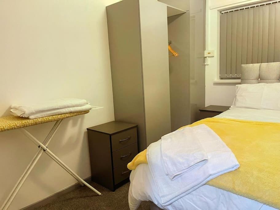 Lovely 3 Bed Ground Floor Apartment Near Qe Hospital Harborne Birmingham New ภายนอก รูปภาพ